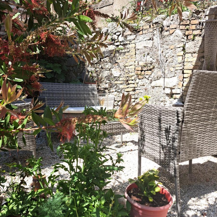 דירות Mantouki Luxury Family House With Backyard מראה חיצוני תמונה